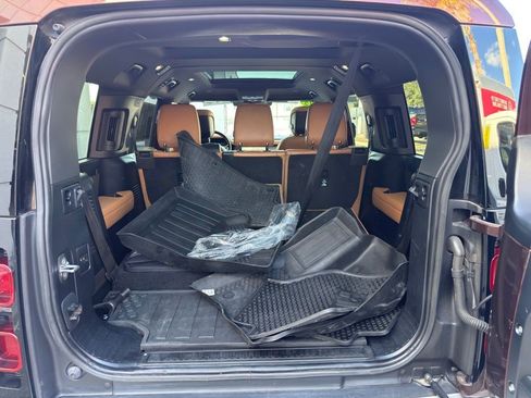 Used 2023 Land Rover Defender 130 SE AWD/4WD image 41