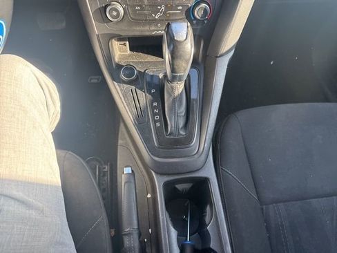 Used 2015 Ford Focus SE w/ SE Sport Package image 20