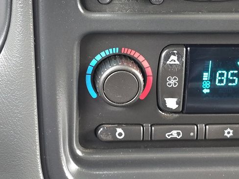 Used 2006 Chevrolet Silverado 2500 LT w/ Heavy-Duty Power Package image 26