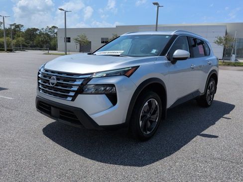 Certified 2025 Nissan Rogue SV w/ SV Premium Package FWD image 8