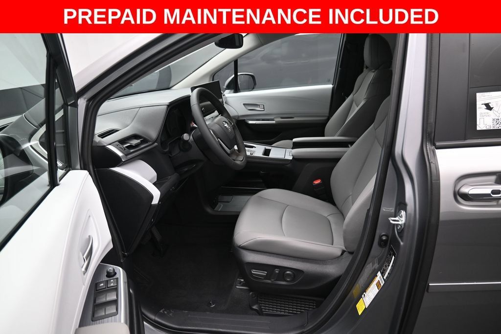 Certified 2026 Toyota Sienna XLE FWD image 9