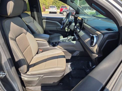 Used 2023 Chevrolet Colorado ZR2 w/ ZR2 Convenience Package III image 15