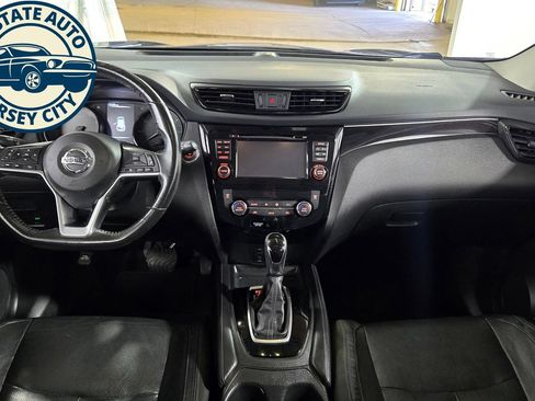 Used 2018 Nissan Rogue Sport SL AWD/4WD image 26