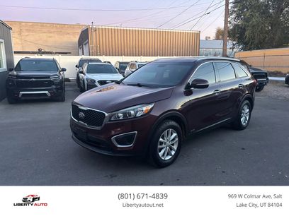 Used 2017 Kia Sorento LX w/ LX Convenience Package