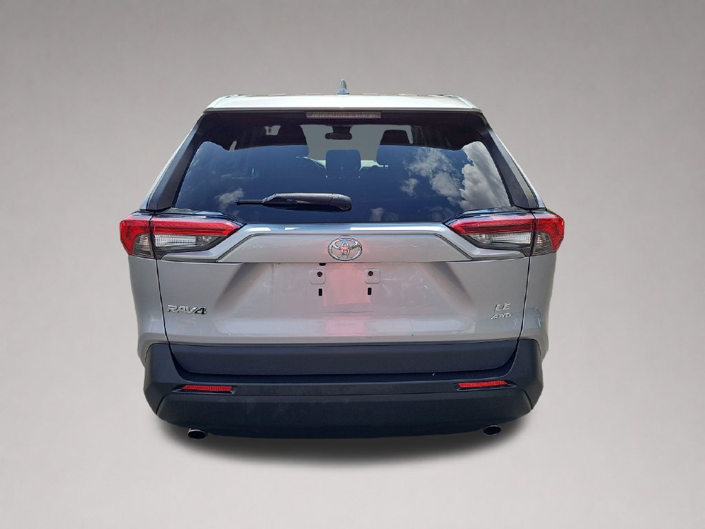 Used 2022 Toyota RAV4 LE AWD/4WD image 5