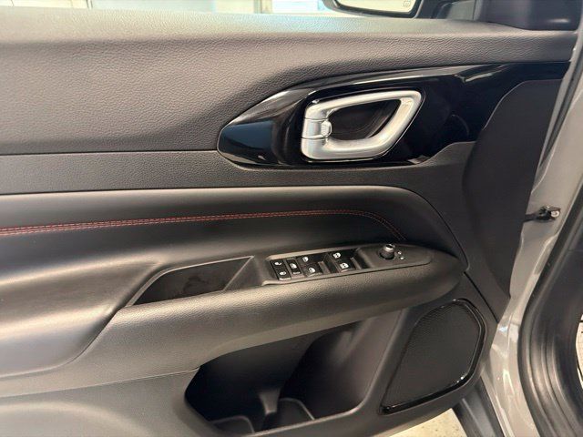 Used 2023 Jeep Compass Trailhawk w/ Trailhawk Convenience Group AWD/4WD image 27