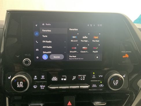 Used 2023 Toyota Highlander XLE AWD/4WD image 24