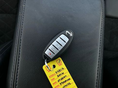 Used 2016 Nissan Maxima SR image 23