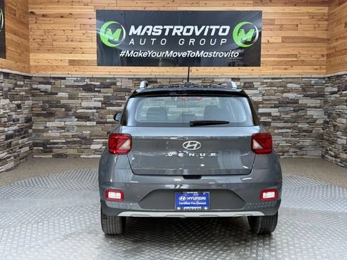 Used 2026 Hyundai Venue SEL FWD image 9