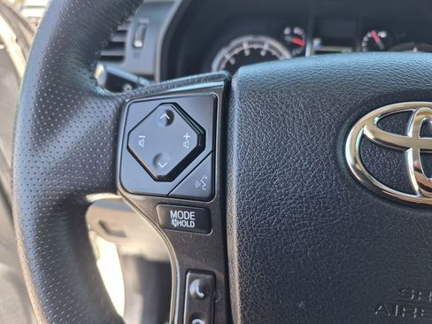 Used 2021 Toyota 4Runner Venture w/ Moonroof Package AWD/4WD image 19