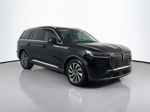 Used 2026 Lincoln Aviator 2WD image 3