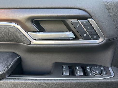 Used 2024 GMC Sierra 3500 Denali w/ Denali Reserve Package image 15