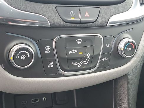 Certified 2023 Chevrolet Equinox LS w/ LS Convenience Package FWD image 17