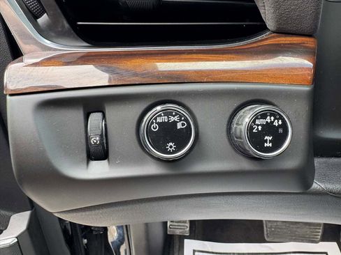 Used 2017 Cadillac Escalade Luxury image 9