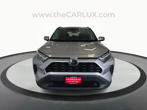 Used 2022 Toyota RAV4 XLE image 2