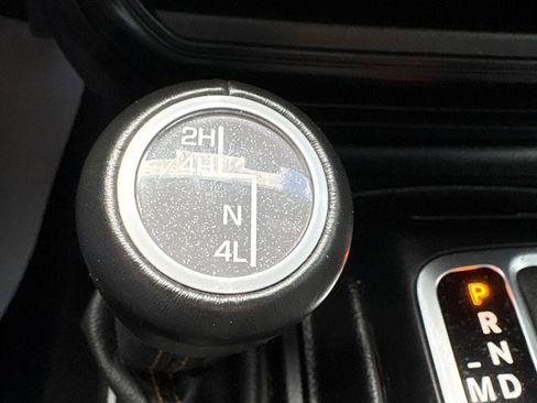 Used 2021 Jeep Gladiator Overland image 23