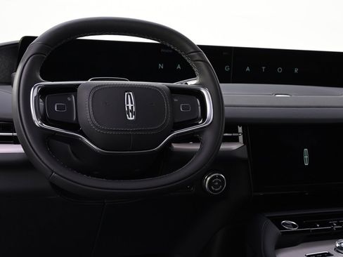 New 2025 Lincoln Navigator Reserve w/ Jet Appearance Package image 12