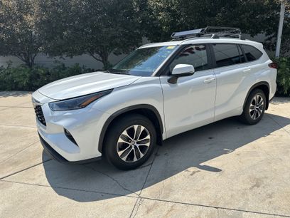Used 2023 Toyota Highlander XLE