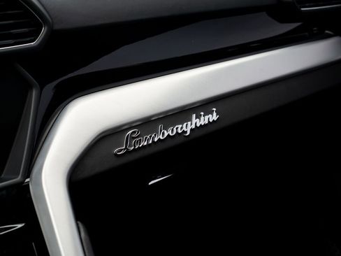 Used 2019 Lamborghini Urus image 47