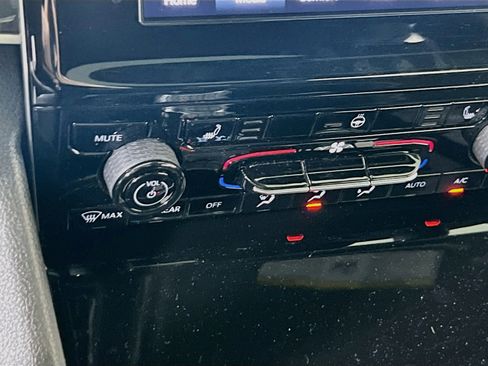 Used 2023 Jeep Grand Cherokee Altitude image 19