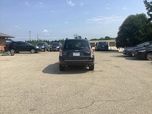 Used 2013 Subaru Forester 2.5X Premium w/ Popular Pkg 2 AWD/4WD image 8