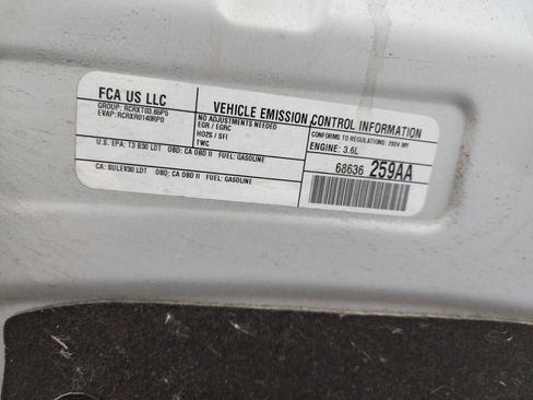 Used 2024 Chrysler Pacifica Touring-L FWD image 19