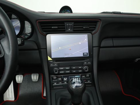 Used 2019 Porsche 911 Speedster RWD image 31