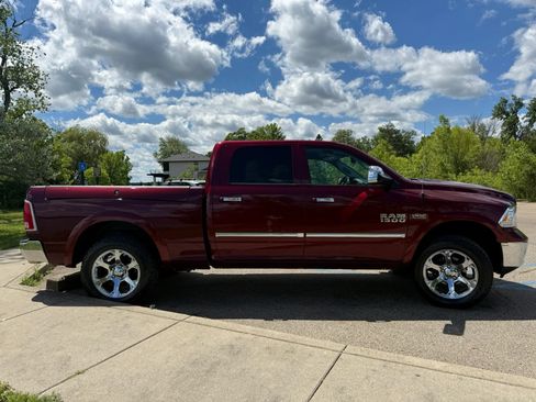 Used 2017 RAM 1500 Laramie AWD/4WD image 4