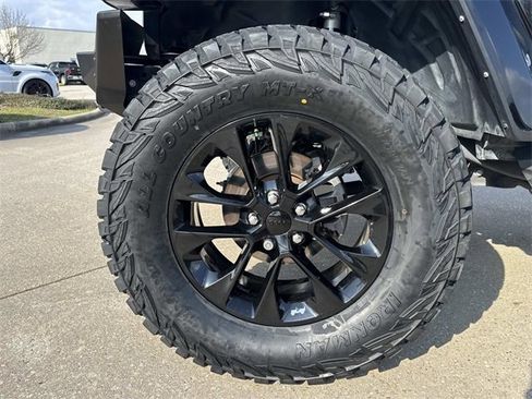 Used 2021 Jeep Wrangler Unlimited Sahara w/ Cold Weather Group image 9