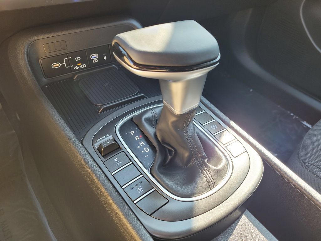 New 2026 Hyundai Kona SEL Sport AWD/4WD image 10