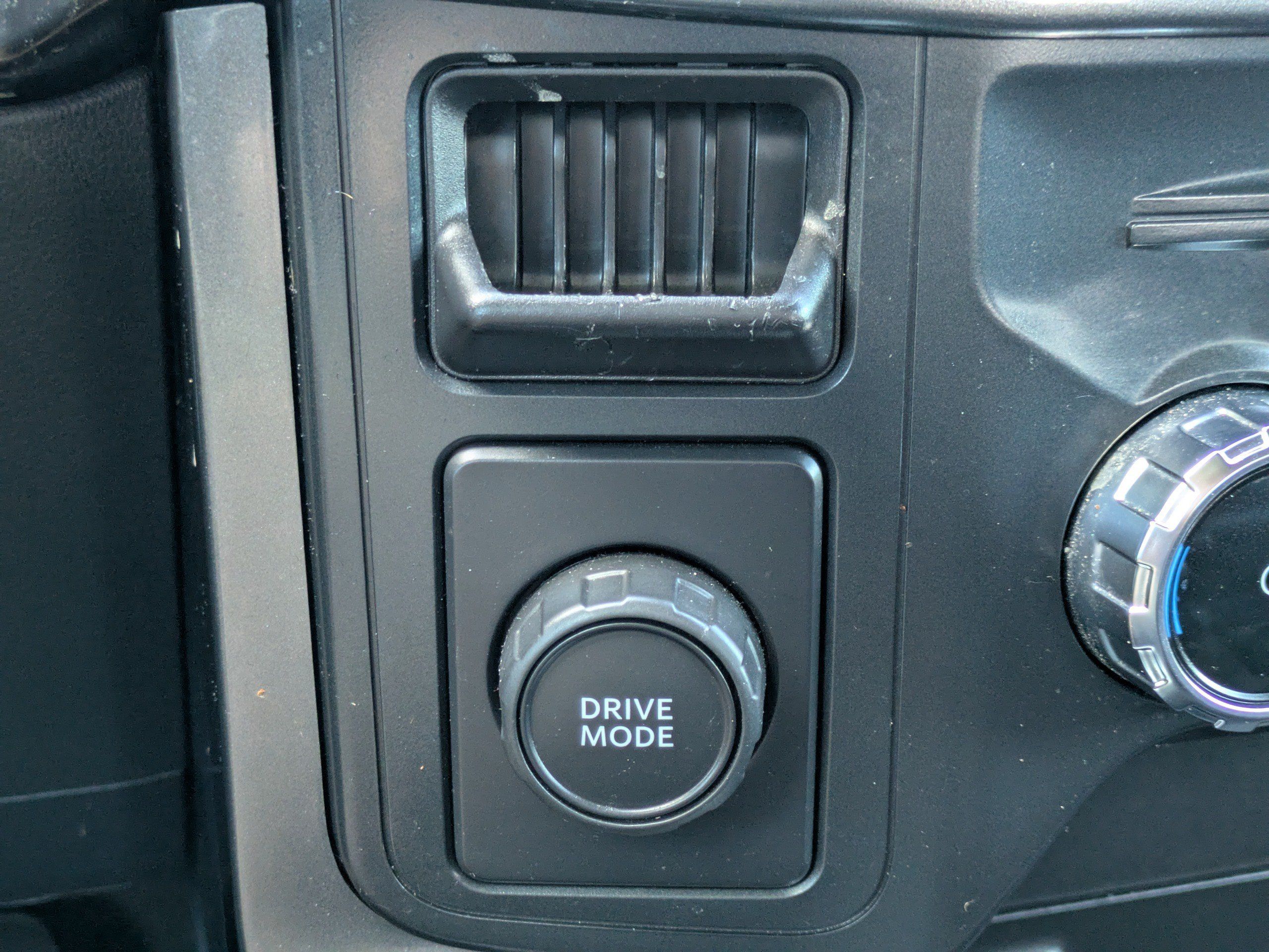 Used 2022 Ford F150 XLT w/ Equipment Group 302A High RWD image 29