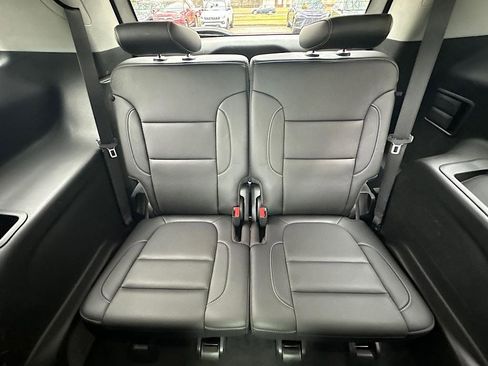 Used 2021 GMC Acadia SLT image 18