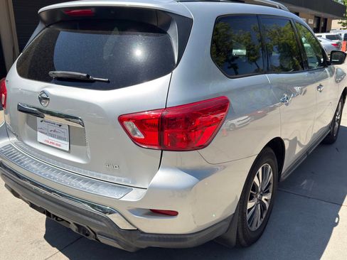 Used 2017 Nissan Pathfinder S AWD/4WD image 12