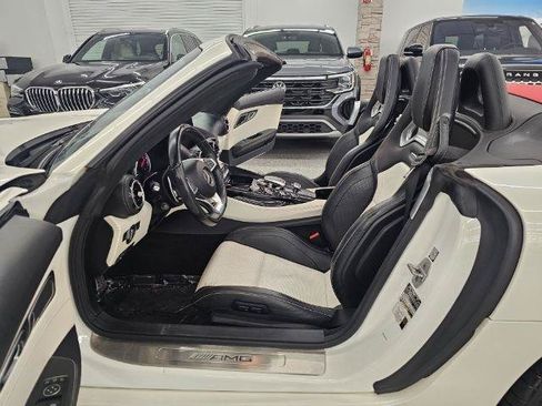 Used 2018 Mercedes-Benz AMG GT Roadster image 16