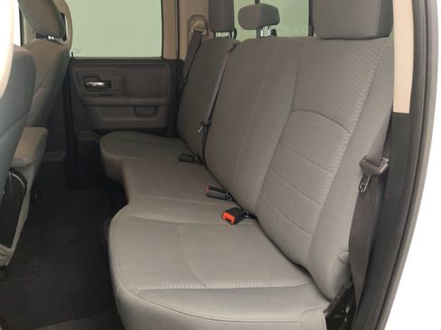 Used 2018 RAM 1500 Classic SLT AWD/4WD image 18