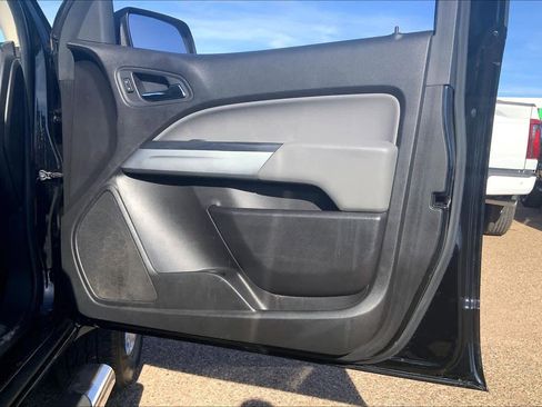 Used 2016 Chevrolet Colorado LT w/ LT Convenience Package image 22