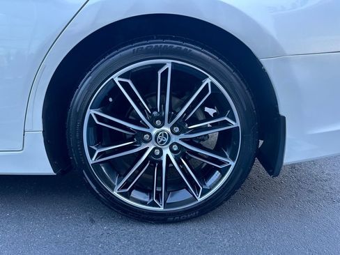 Used 2020 Toyota Avalon XSE image 28