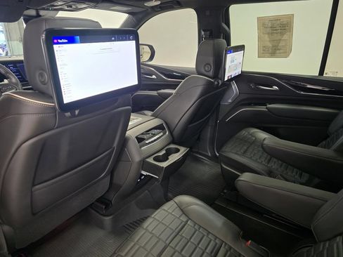 Used 2023 Cadillac Escalade V w/ LPO, ONYX Package AWD/4WD image 38