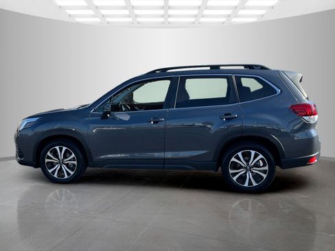 Used 2022 Subaru Forester Limited image 7