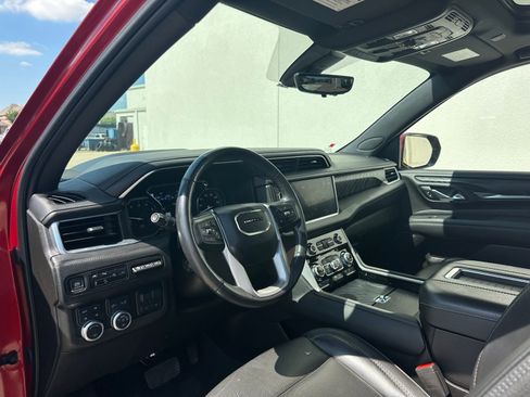 Used 2021 GMC Yukon Denali w/ Denali Ultimate Package AWD/4WD image 12