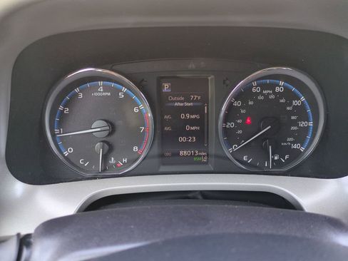 Used 2018 Toyota RAV4 Limited image 35