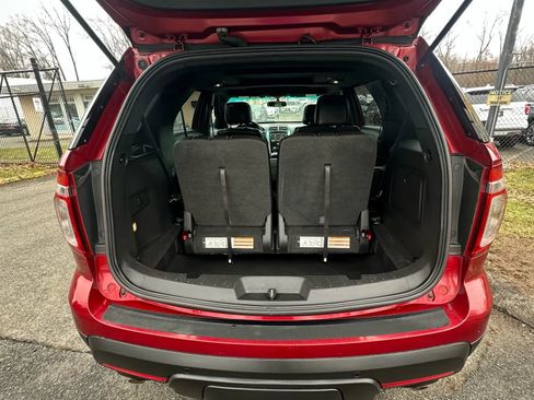 Used 2014 Ford Explorer XLT w/ Equipment Group 202A image 9