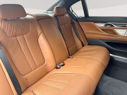 Used 2017 BMW 750i RWD image 26