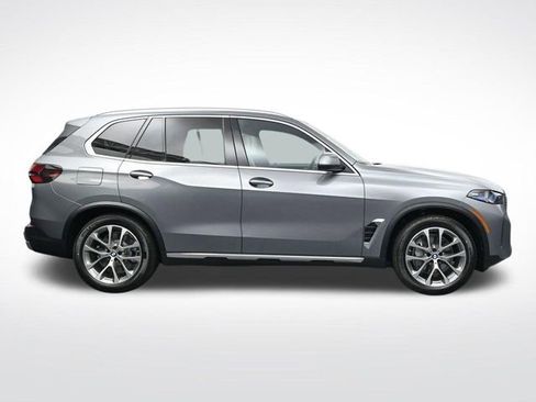 New 2026 BMW X5 xDrive50e image 3