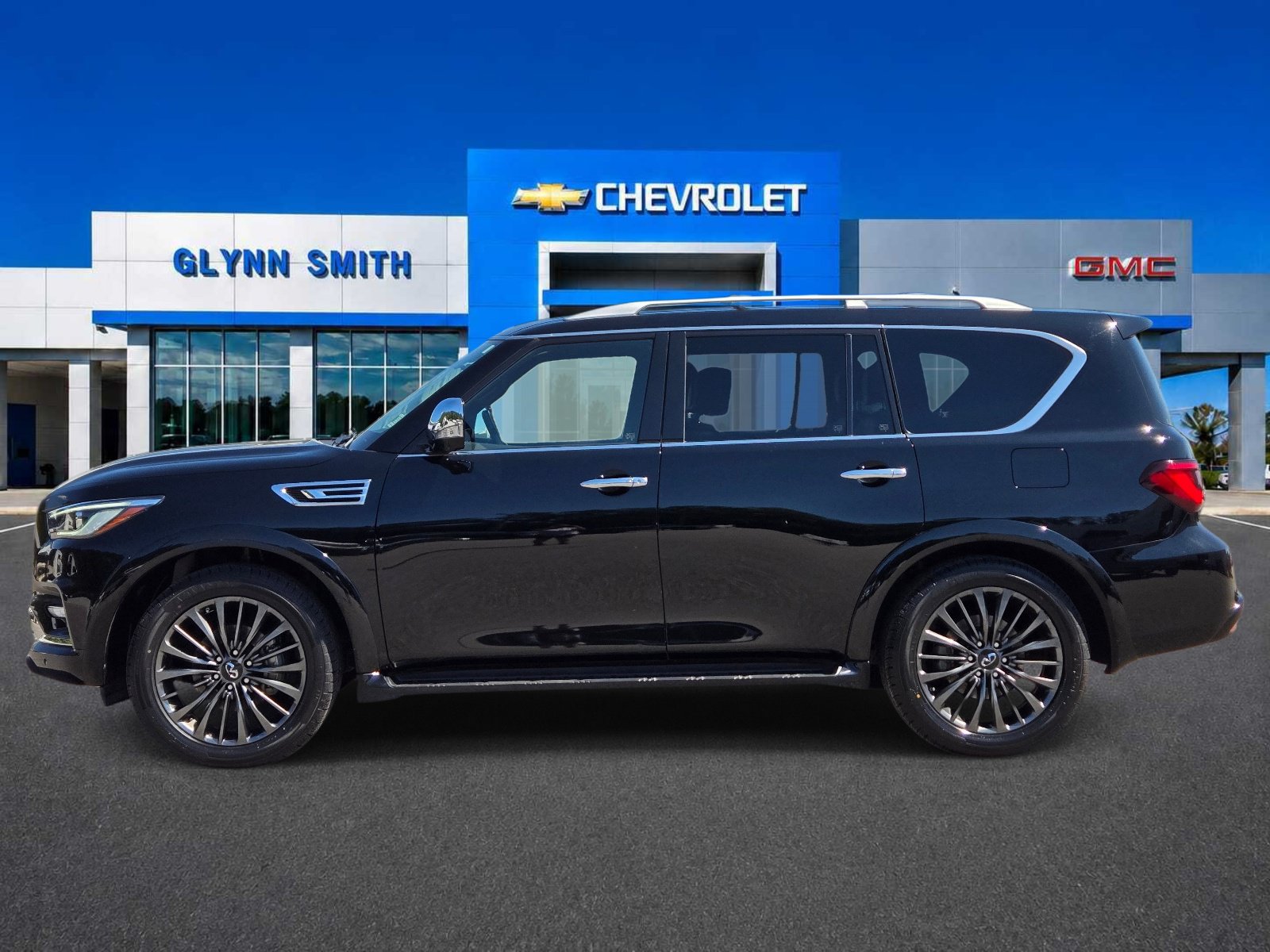 Used 2023 INFINITI QX80 Sensory w/ All-Season Package RWD image 12