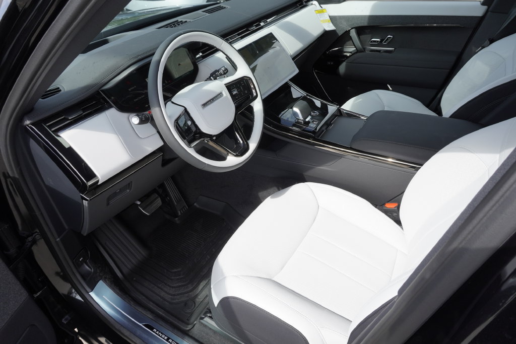 New 2026 Land Rover Range Rover Sport Dynamic SE AWD/4WD image 18