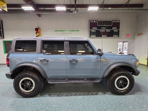 Used 2022 Ford Bronco Badlands image 4