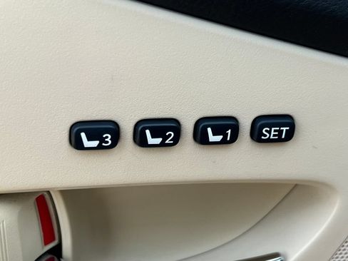 Used 2011 Lexus RX 350 AWD w/ Premium Pkg image 17