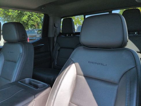 Used 2024 GMC Sierra 1500 Denali w/ Technology Package AWD/4WD image 8