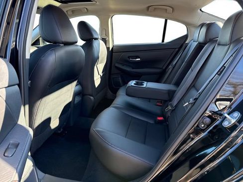 Used 2025 Nissan Sentra SR w/ SR Premium Package FWD image 11